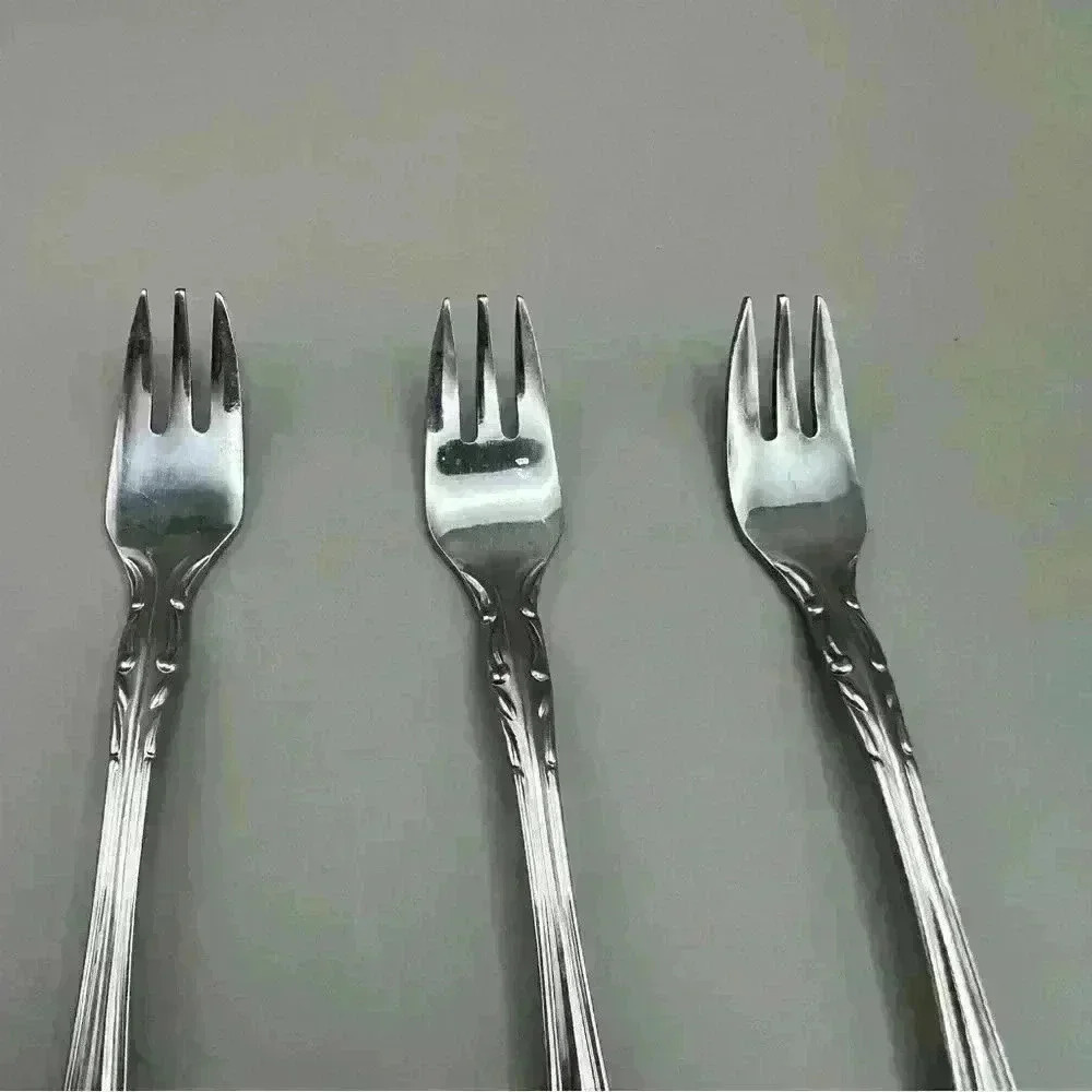 Set Of 3 Towle Supreme Cutlery 5.5” Winter Rose Cocktail/Seafood Fork Stainless - Picture 2 of 6